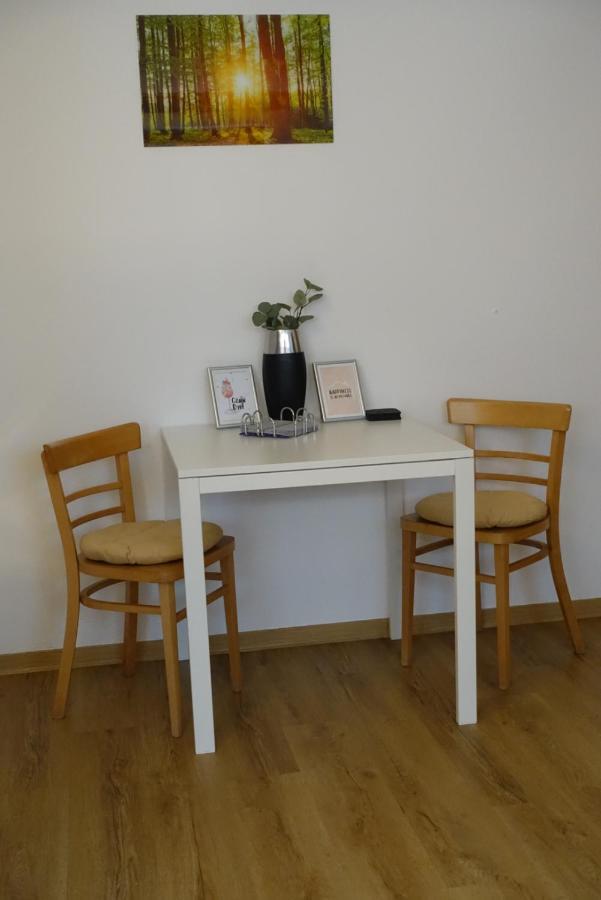 Ruhige, Modern Eingerichtete 2 Zimmer Wohnung Im Untergeschoss Eines Zweifamilienhauses Hildrizhausen Eksteriør billede