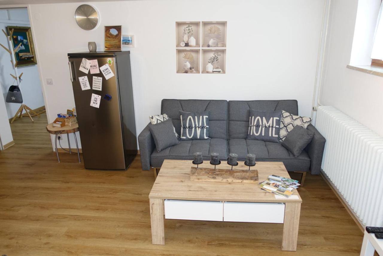Ruhige, Modern Eingerichtete 2 Zimmer Wohnung Im Untergeschoss Eines Zweifamilienhauses Hildrizhausen Eksteriør billede